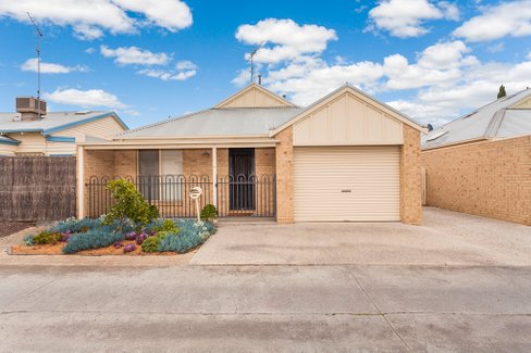 12 Stanhope Street, Geelong West