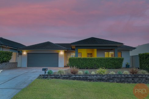 12 Stayard Drive, LARGS NSW 2320