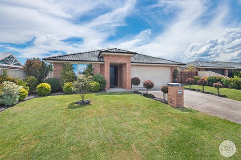 12 Stella Drive, DELACOMBE VIC 3356
