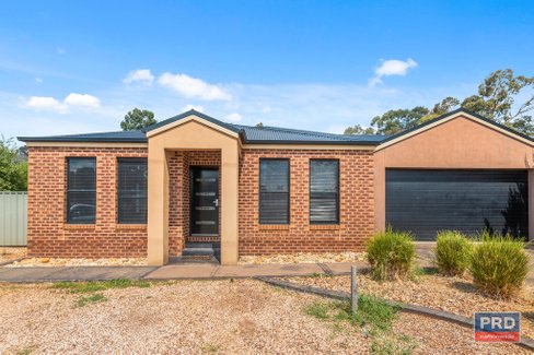 12 Symbester Crescent, EAGLEHAWK VIC 3556
