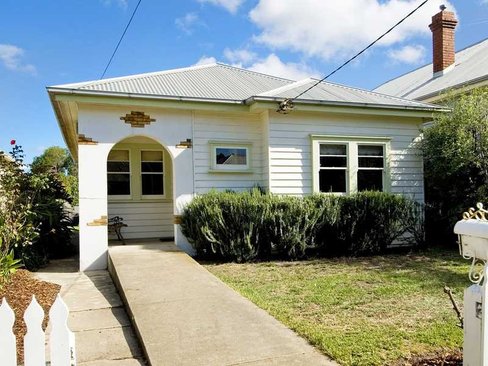 12 Thorne Street East Geelong 3219