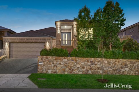 12 Tiverton Circuit Mooroolbark 3138