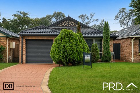 12 Torrens Court, WATTLE GROVE NSW 2173