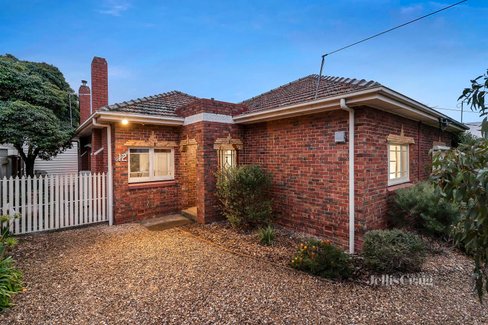 12 Ward Grove Pascoe Vale South 3044