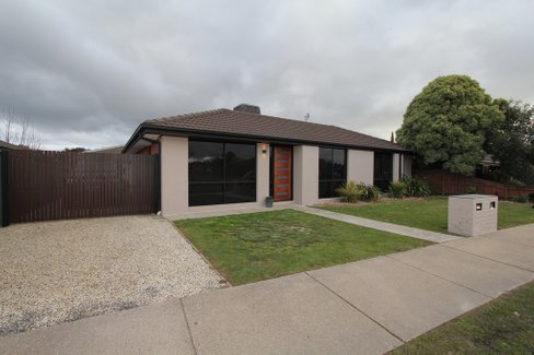 12 Webster Drive, SEBASTOPOL VIC 3356
