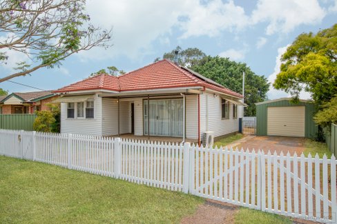 12 Western Avenue, TARRO NSW 2322