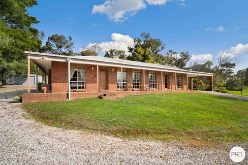 12 White Hills Road, CRESWICK VIC 3363
