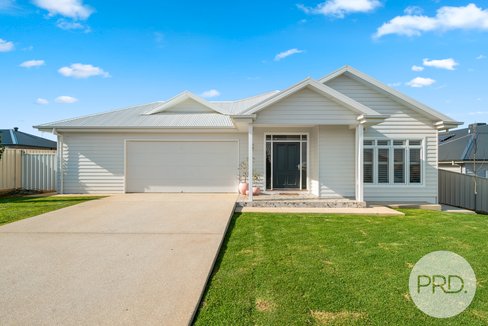 12 Willie Ploma Place, GOBBAGOMBALIN NSW 2650