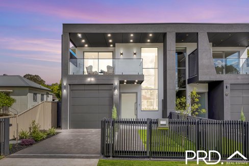 12 Worsley Street, EAST HILLS NSW 2213