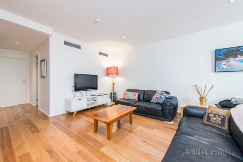 1/20 Byron Street North Melbourne 3051