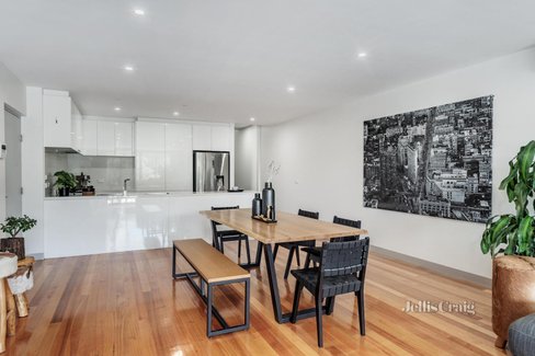 1 20 Louis Street Greensborough 3088