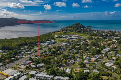 120 Shute Harbour Road, CANNONVALE QLD 4802