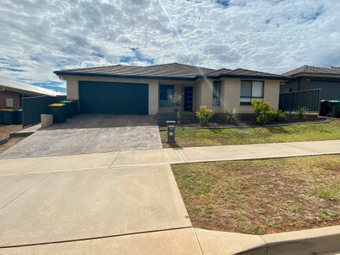 120 Verdelho Drive, TAMWORTH NSW 2340