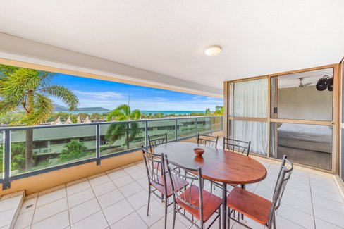 120/4 Eshelby Drive, CANNONVALE QLD 4802