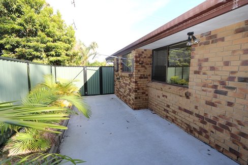 1/208 Olsen Avenue, ARUNDEL QLD 4214