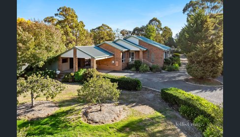 121 Ascot-Creswick Road  Creswick 3363
