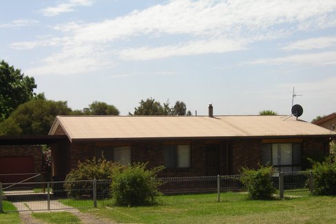 121 Broughton Street, TUMUT NSW 2720