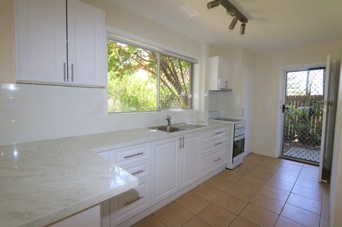 1/21 Surf Parade, BROADBEACH QLD 4218