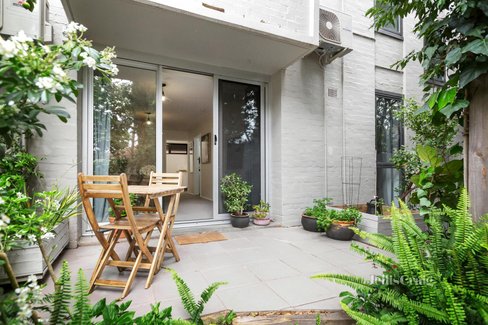 12 110 Caroline Street South Yarra 3141