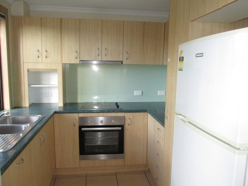 12/164 Shute Harbour Road, CANNONVALE QLD 4802