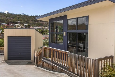 1/22 Dumbarton Drive, GEILSTON BAY TAS 7015