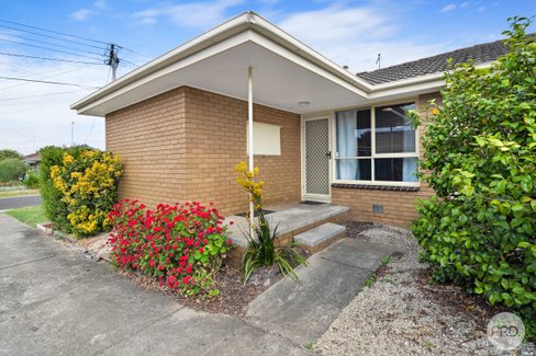 1/22 Marie Crescent, WENDOUREE VIC 3355