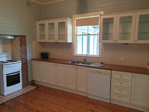 122 Russell Street, TUMUT NSW 2720