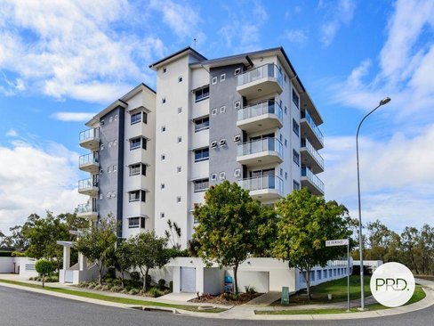 12/2 THE Promenade, BOYNE ISLAND QLD 4680