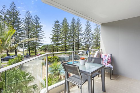 12/202 The Esplanade, Burleigh Heads QLD 4220