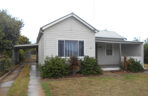 123 Fitzroy Street, TUMUT NSW 2720
