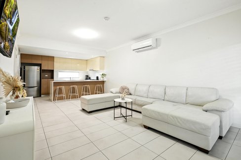 123 Lakeview Dr, Cranebrook