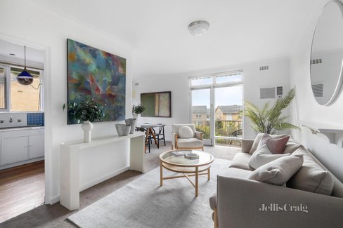 12 31 Barnsbury Road Deepdene 3103