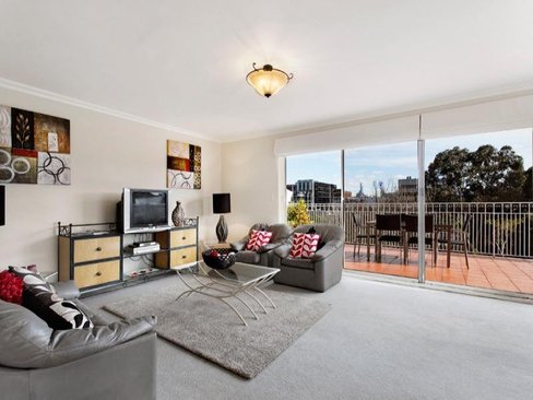 12 38 Creswick Street Hawthorn 3122