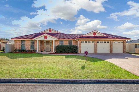 124 Avery Street, RUTHERFORD NSW 2320