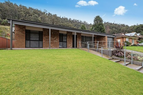 124 Macaulay St, Morts Estate