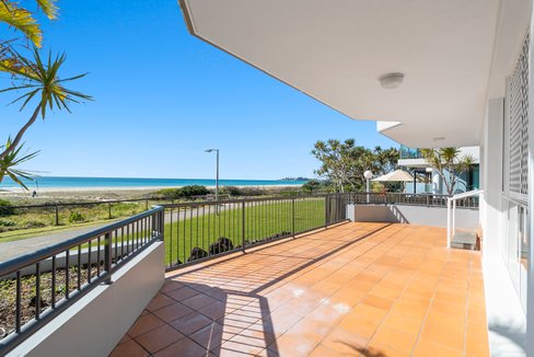 1/241 Golden Four Drive, BILINGA QLD 4225