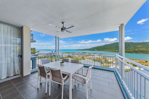 124/9a Hermitage Drive AIRLIE BEACH