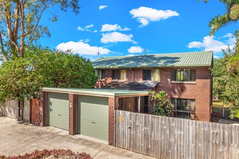 1&2/5 Barnes Place, CANNONVALE QLD 4802