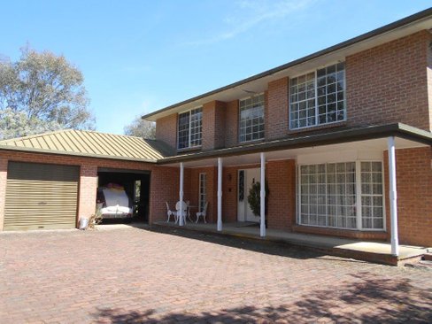 125 Bombowlee Avenue, TUMUT NSW 2720