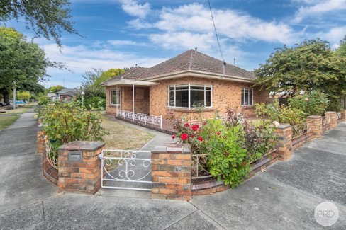 125 Clyde Street, SOLDIERS HILL VIC 3350
