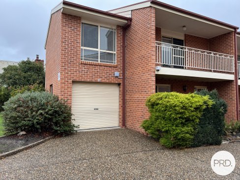 12/5 Federal Avenue, CRESTWOOD NSW 2620