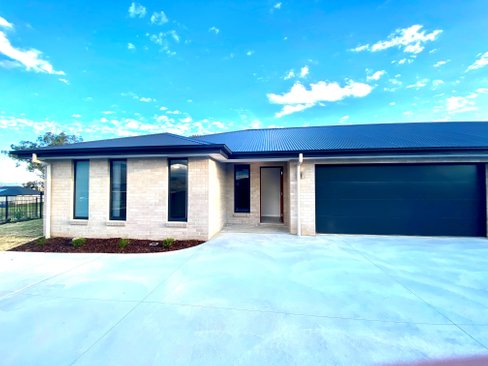 1/26 Mustang Close, TAMWORTH NSW 2340