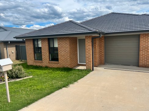 1/26 Reginald Drive, TAMWORTH NSW 2340