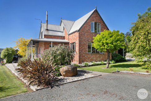 127 Gracefield Road, BROWN HILL VIC 3350