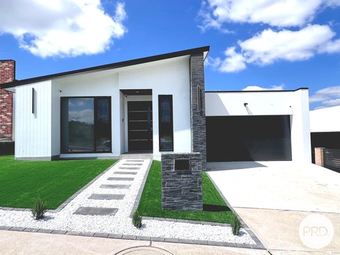 127 Sculthorpe Avenue, WHITLAM