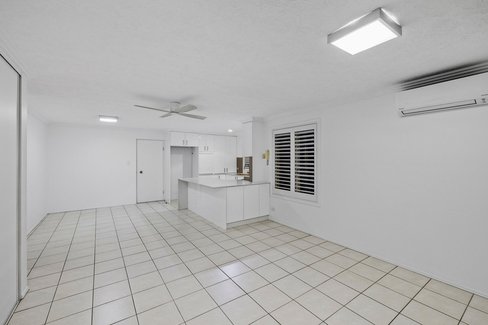 1/27 Stephens Street, Burleigh Heads QLD 4220