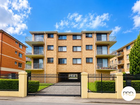 12/71 Goulburn Street, LIVERPOOL NSW 2170