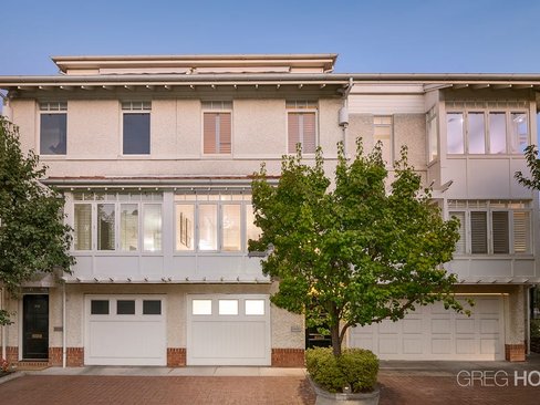 128 Esplanade West  Port Melbourne 3207