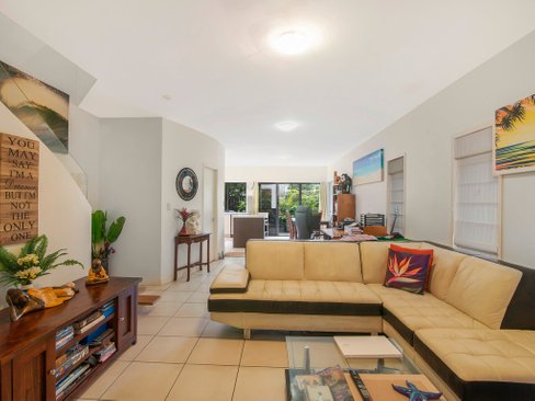 1/28 Riviera Road, MIAMI QLD 4220