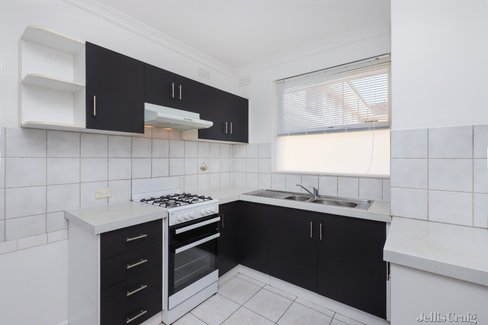 1/28 Ross Street Northcote 3070